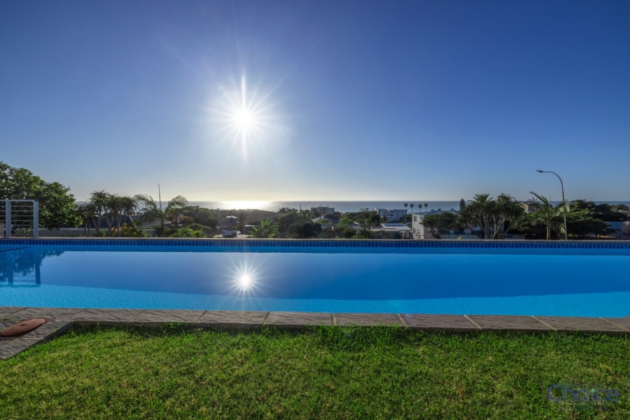 5 Bedroom Property for Sale in Jeffreys Bay Central Eastern Cape